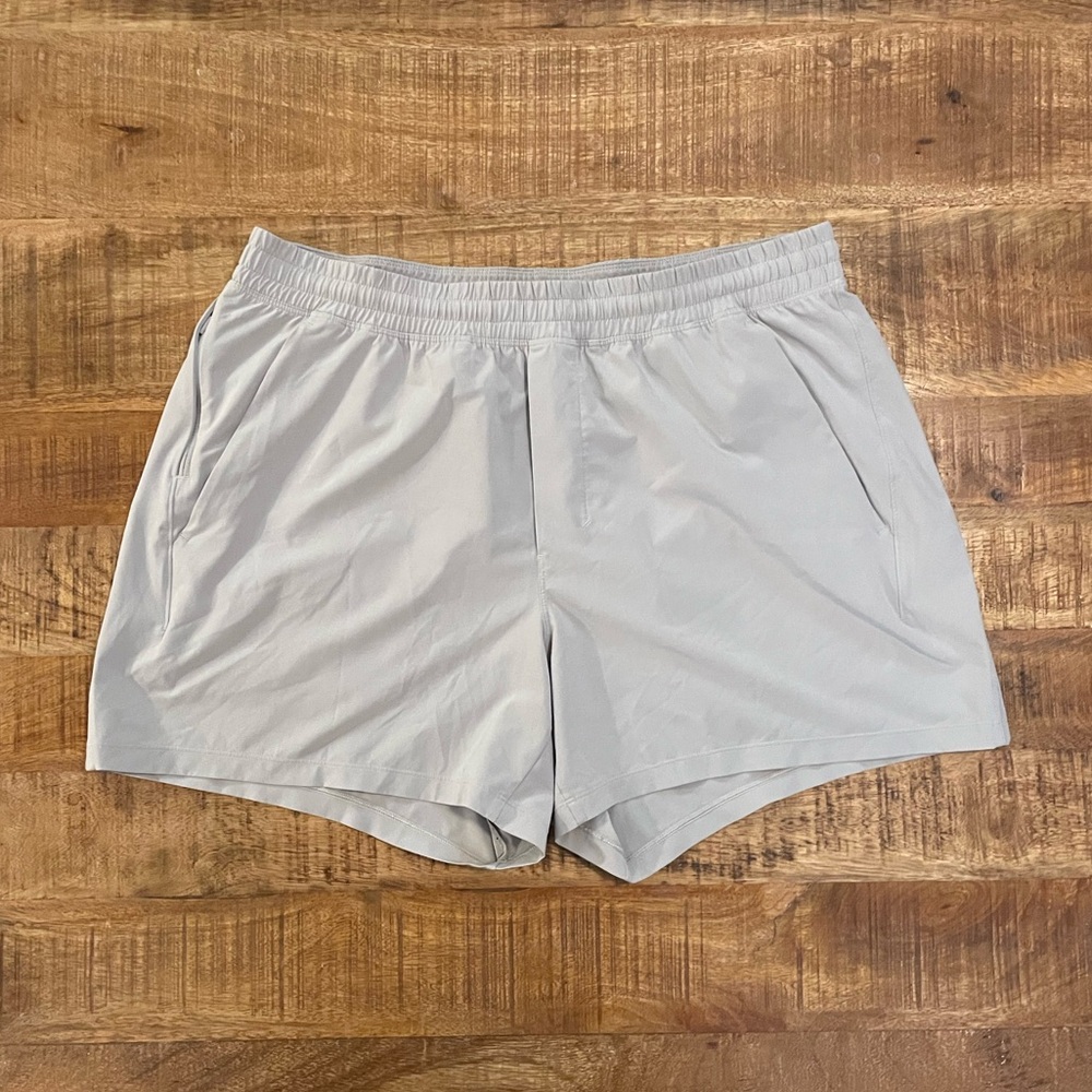 Lululemon Pace Breaker Shorts 5”